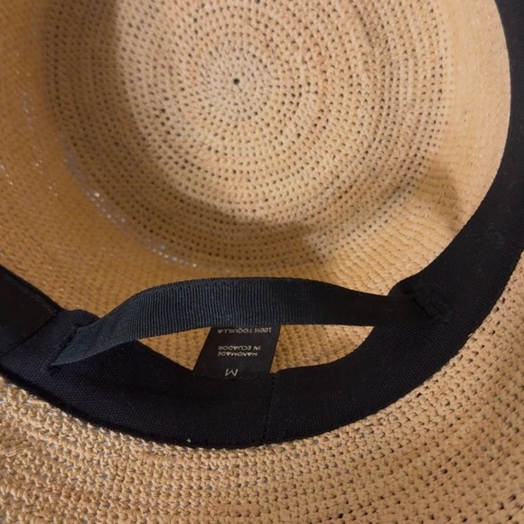 Women’s Artesano Yana packable hat, natural w/blk trim, adjustable, like new - Picture 12 of 12